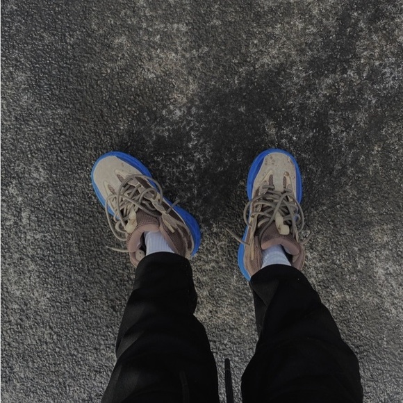 blue and tan yeezy boots size 6.5 used